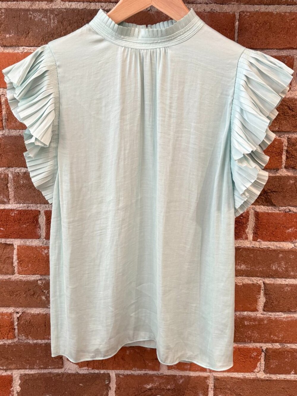 Maison d'Amelie Ruffled Short Sleeve Top Size Medium - Pale Aqua - Very Pretty!